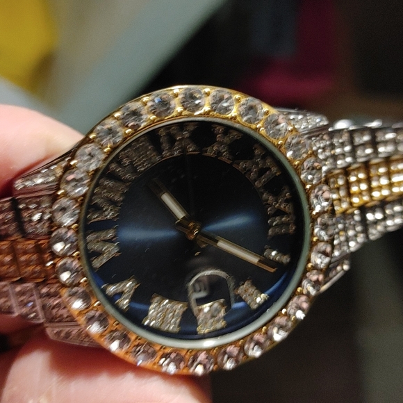 Watch - Picture 1 of 5